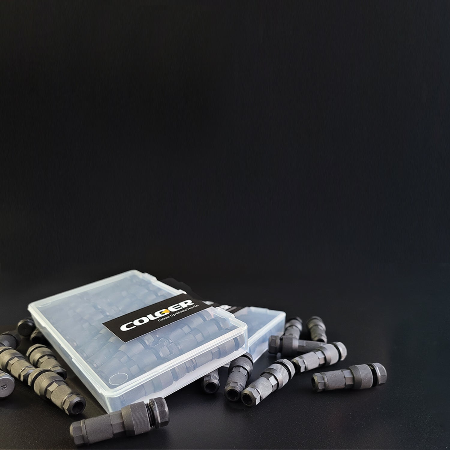Convenient and easy-to-use low voltage landscape light wire connectors, with tighter thread design to prevent loosening, and suitable for use with 12-24 volt power cords and low voltage landscape wires.